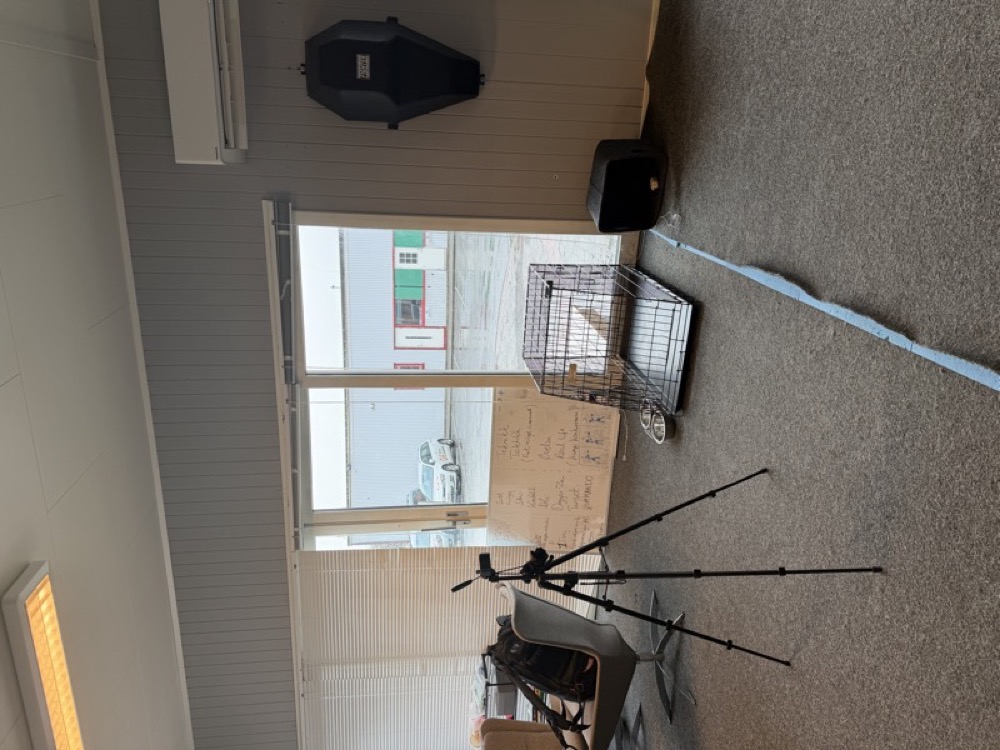 Fighter wallbag with dog crate and tripod